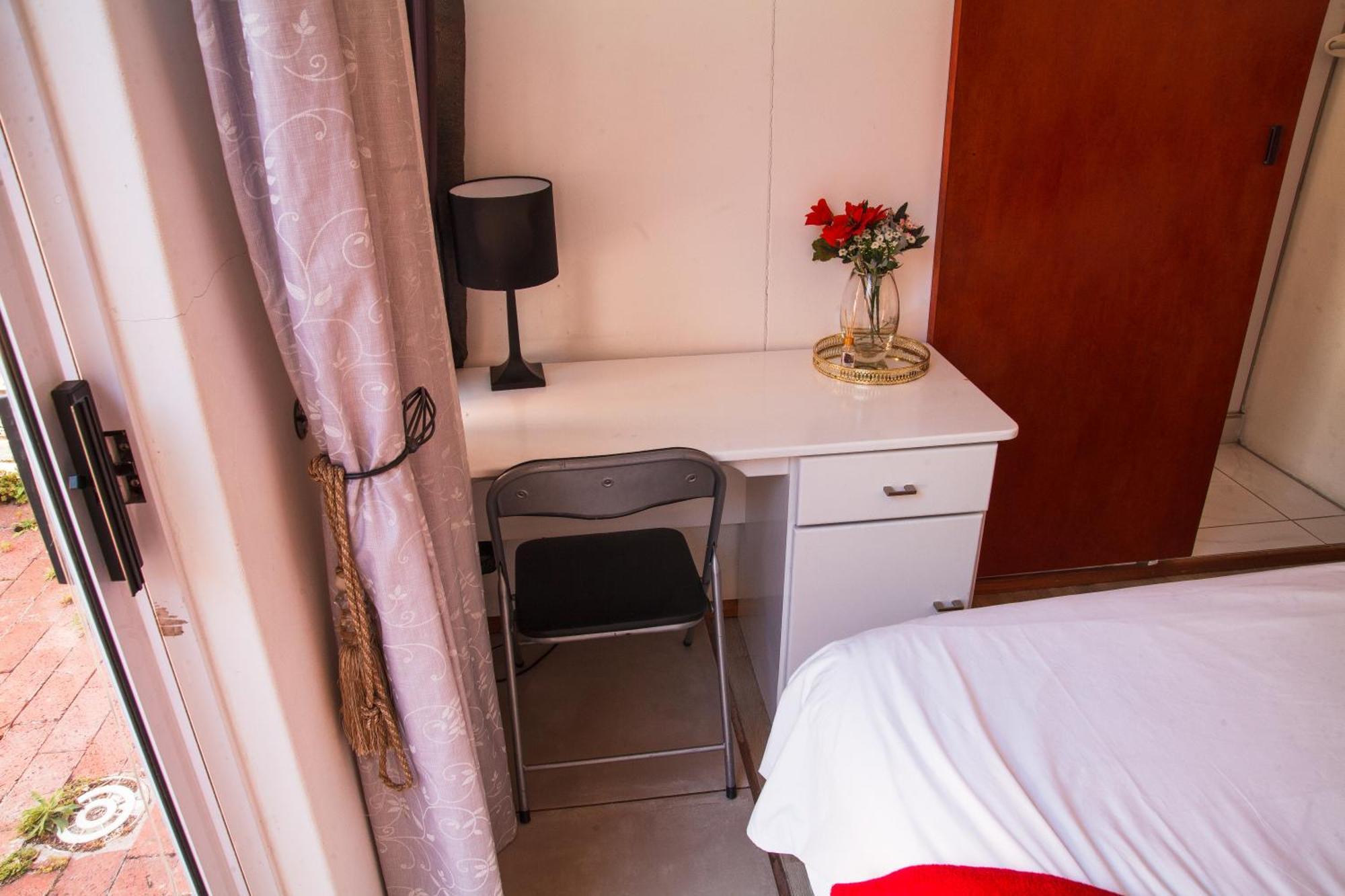 Luxurious Flatlet In The Heart Of Mowbray * Cape Town
