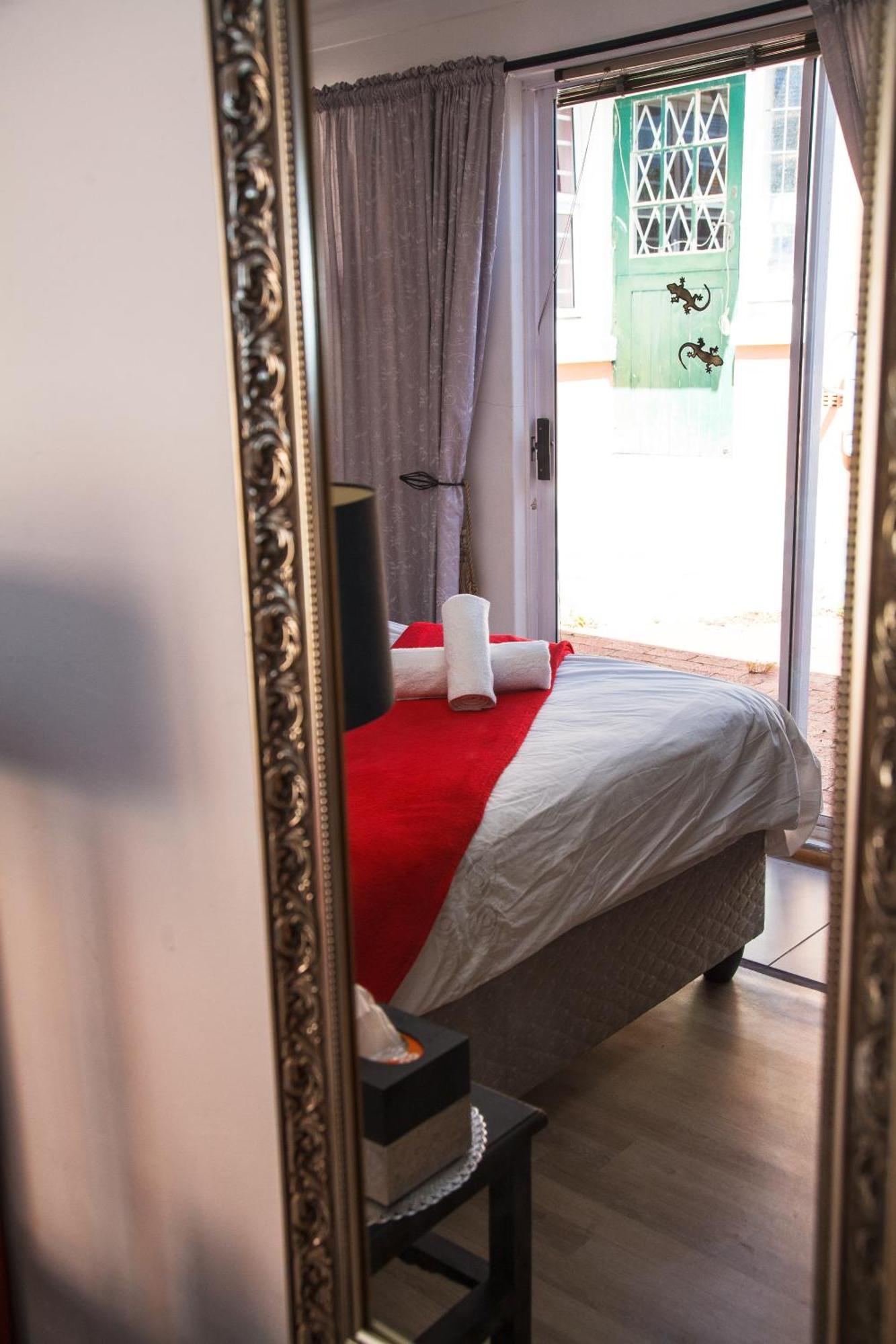 Luxurious Flatlet In The Heart Of Mowbray * Cape Town